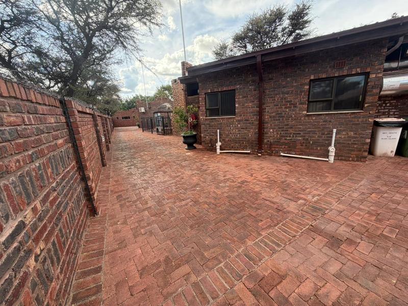 10 Bedroom Property for Sale in Kathu Northern Cape